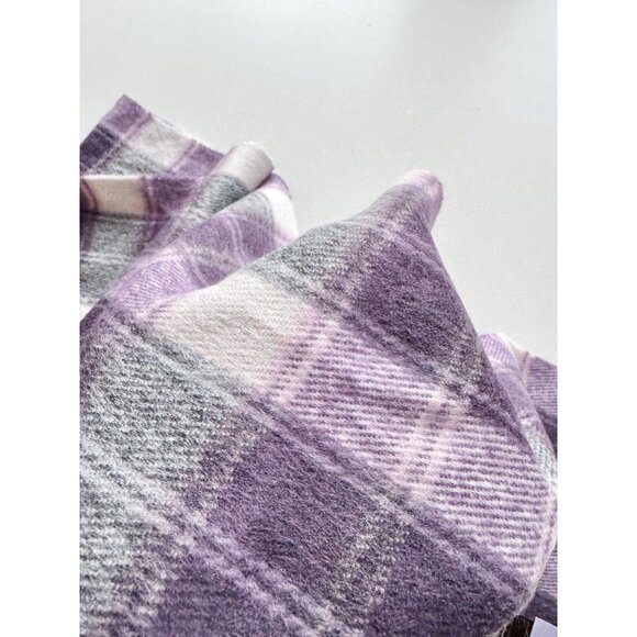 JAMES PRINGLE WEAVERS Purple Haze Plaid 100% Acrylic Fringed Rectangle Scarf - Picture 6 of 8